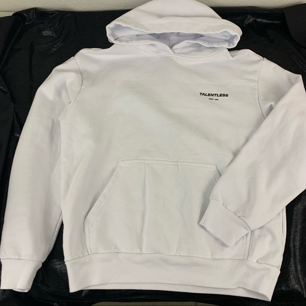 TALENTLESS Circle Logo Hoodie. B27